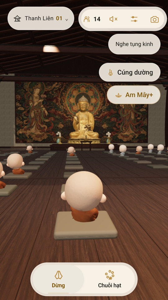 Ngồi trên bồ đoàn lễ Phật